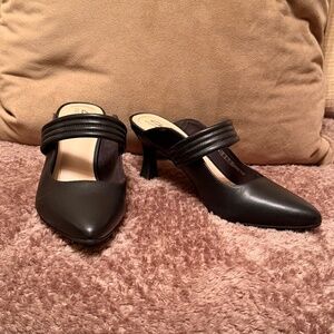 Clark’s Collection black mules—Size 8